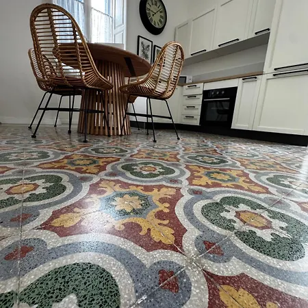 Stylish Boutique Duplex - - 2 Large Double Bedrooms With Ensuite Bathrooms Msida