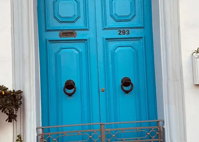 Stylish Boutique Duplex - Near Valletta! - 2 Large Double Bedrooms & Bathrooms