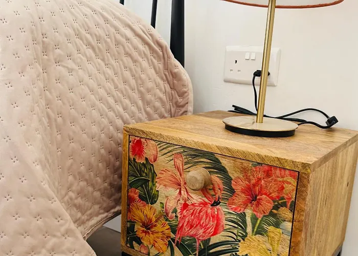 Stylish Boutique Duplex - Near Valletta! - 2 Large Double Bedrooms & Bathrooms Apartament Msida