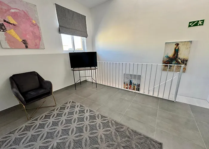 Stylish Boutique Duplex - Near Valletta! - 2 Large Double Bedrooms & Bathrooms Apartament *