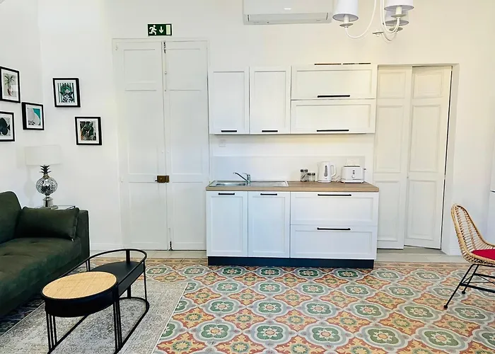 Apartament Stylish Boutique Duplex - Near Valletta! - 2 Large Double Bedrooms & Bathrooms Msida