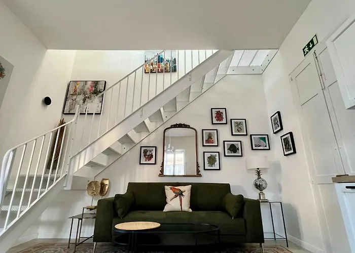 Stylish Boutique Duplex - Near Valletta! - 2 Large Double Bedrooms & Bathrooms * Msida