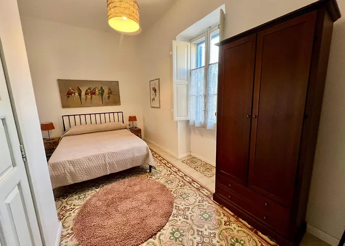 Stylish Boutique Duplex - Near Valletta! - 2 Large Double Bedrooms & Bathrooms