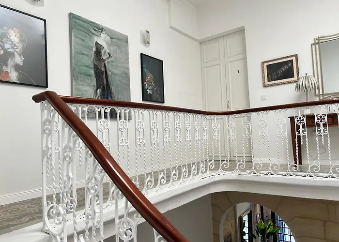 Stylish Boutique Duplex - Near Valletta! - 2 Large Double Bedrooms & Bathrooms Apartament