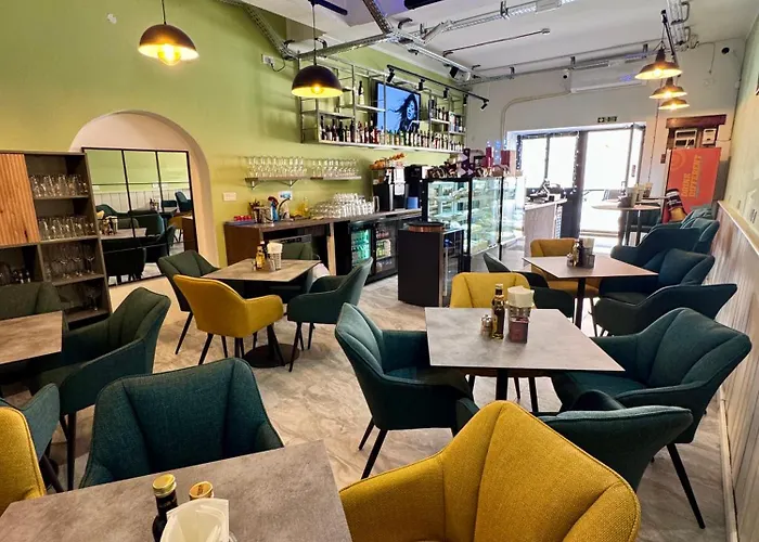 Stylish Boutique Duplex - Near Valletta! - 2 Large Double Bedrooms & Bathrooms