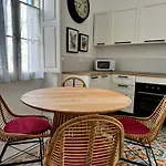 Stylish Boutique Duplex - Near Valletta! - 2 Large Double Bedrooms & Bathrooms