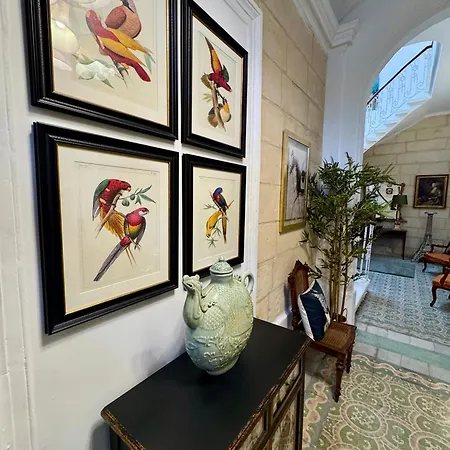 Lägenhet Stylish Boutique Duplex 'green' - Near Valletta! 2 Large Double En-suite Bedrooms
