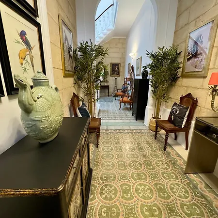 Stylish Boutique Duplex 'green' - Near Valletta! 2 Large Double En-suite Bedrooms Lägenhet Msida