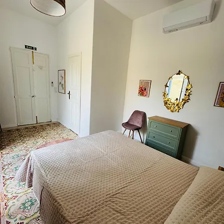Stylish Boutique Duplex 'green' - Near Valletta! 2 Large Double En-suite Bedrooms * Msida
