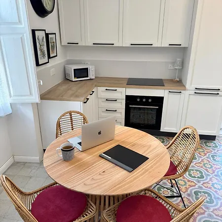 Lägenhet Stylish Boutique Duplex 'green' - Near Valletta! 2 Large Double En-suite Bedrooms *