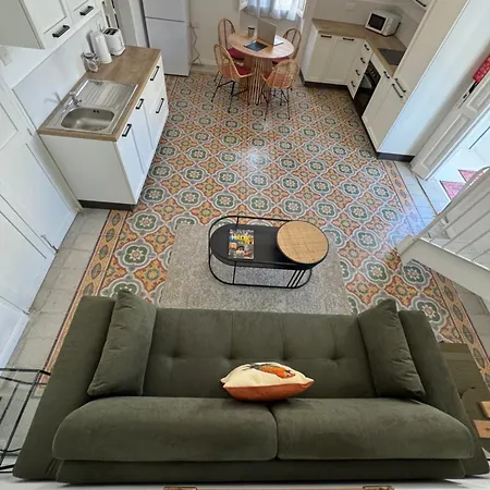Stylish Boutique Duplex 'green' - Near Valletta! 2 Large Double En-suite Bedrooms