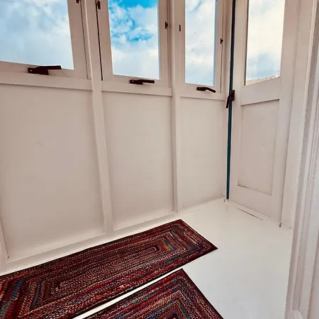 Stylish Boutique Duplex 'green' - Near Valletta! 2 Large Double En-suite Bedrooms Lägenhet