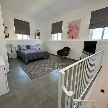 Stylish Boutique Duplex 'green' - Near Valletta! 2 Large Double En-suite Bedrooms Lägenhet Msida