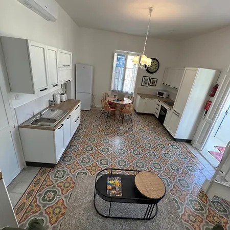 Lägenhet Stylish Boutique Duplex 'green' - Near Valletta! 2 Large Double En-suite Bedrooms