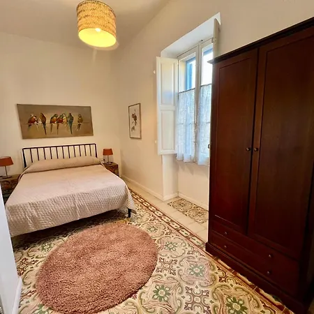 Stylish Boutique Duplex 'green' - Near Valletta! 2 Large Double En-suite Bedrooms