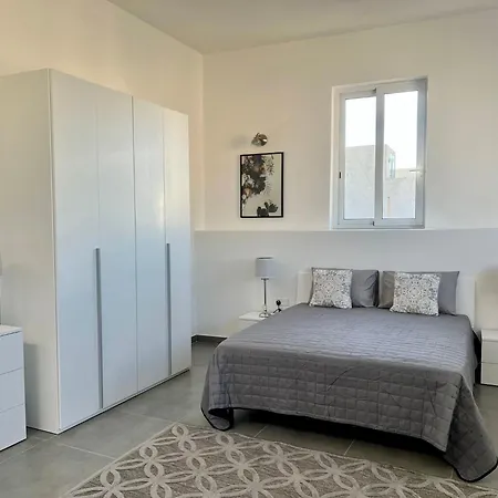 Lägenhet Stylish Boutique Duplex 'green' - Near Valletta! 2 Large Double En-suite Bedrooms Msida