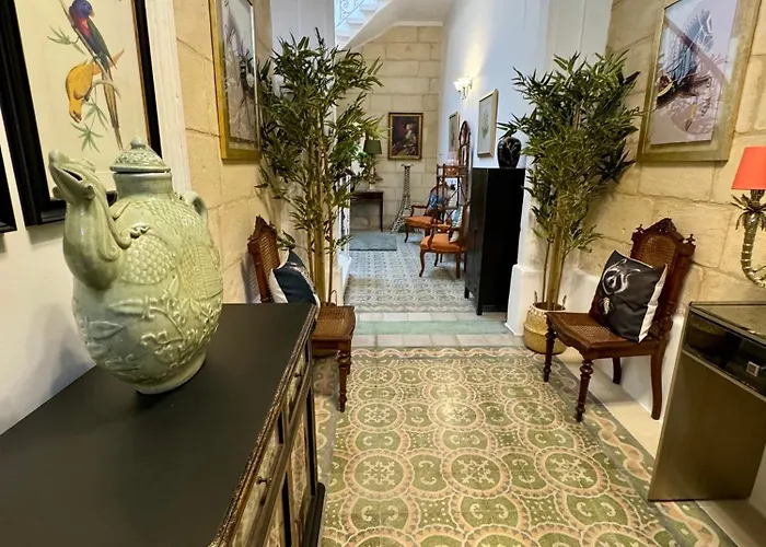 Stylish Boutique Duplex - Near Valletta! - 2 Large Double Bedrooms & Bathrooms Apartman Msida