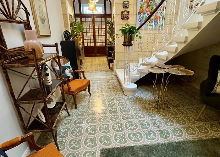 Apartman Stylish Boutique Duplex - Near Valletta! - 2 Large Double Bedrooms & Bathrooms *