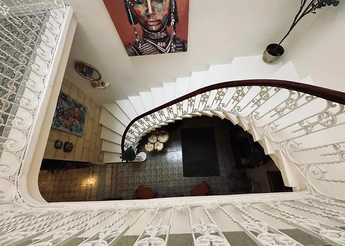 Stylish Boutique Duplex - Near Valletta! - 2 Large Double Bedrooms & Bathrooms Apartman *