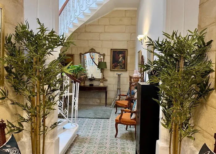 Stylish Boutique Duplex - Near Valletta! - 2 Large Double Bedrooms & Bathrooms 公寓
