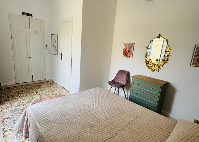 Stylish Boutique Duplex - Near Valletta! - 2 Large Double Bedrooms & Bathrooms * 姆西达