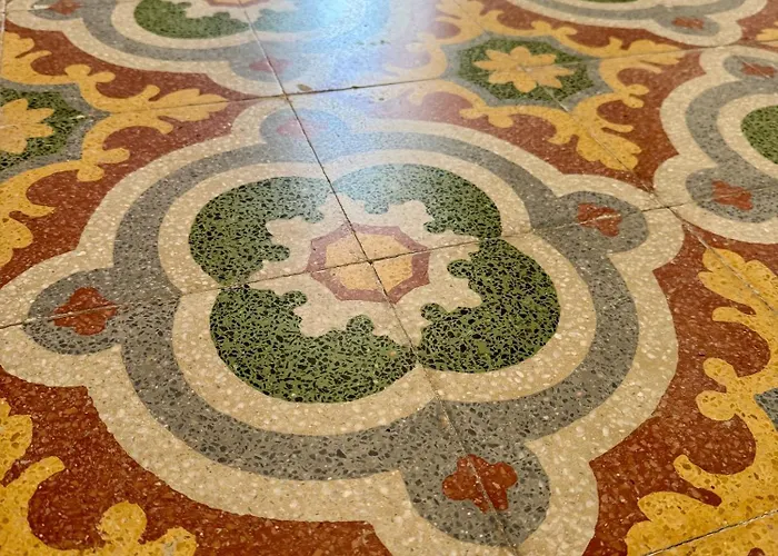 Stylish Boutique Duplex - Near Valletta! - 2 Large Double Bedrooms & Bathrooms