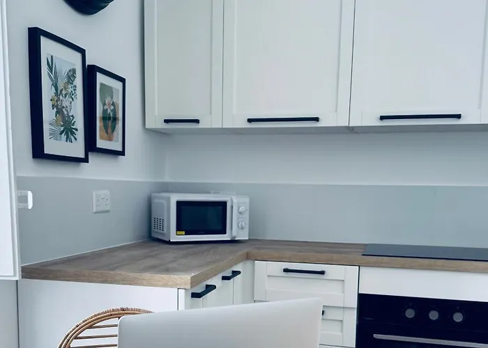 Stylish Boutique Duplex - Near Valletta! - 2 Large Double Bedrooms & Bathrooms Apartman *