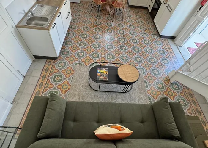 Stylish Boutique Duplex - Near Valletta! - 2 Large Double Bedrooms & Bathrooms