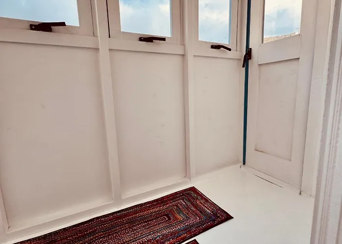 Stylish Boutique Duplex - Near Valletta! - 2 Large Double Bedrooms & Bathrooms 公寓