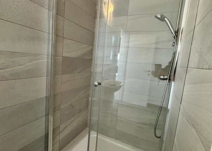 Stylish Boutique Duplex - Near Valletta! - 2 Large Double Bedrooms & Bathrooms 公寓