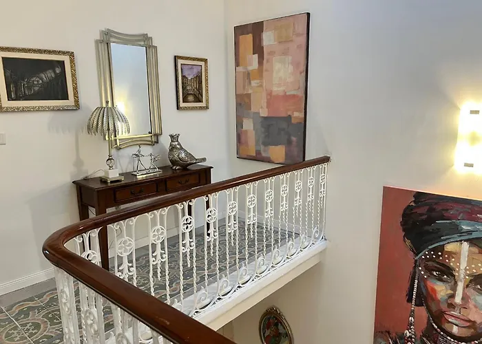 Stylish Boutique Duplex - Near Valletta! - 2 Large Double Bedrooms & Bathrooms