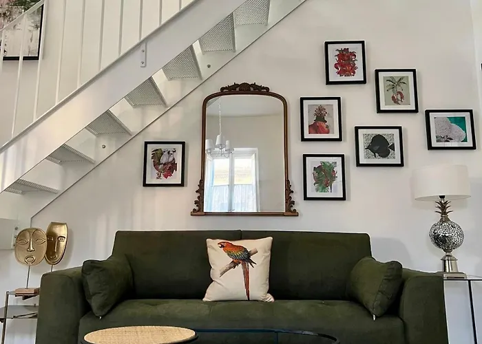 Stylish Boutique Duplex - Near Valletta! - 2 Large Double Bedrooms & Bathrooms *